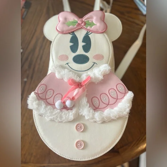 Disney Loungefly Minnie Mouse Snowman Backpack - Picture 1 of 3